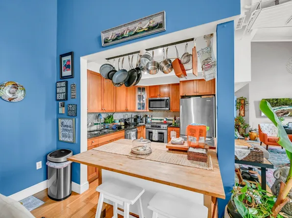 300 Communipaw Avenue image 9 of 34