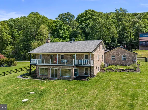 201 Country Club Trl, Fairfield, PA 17320