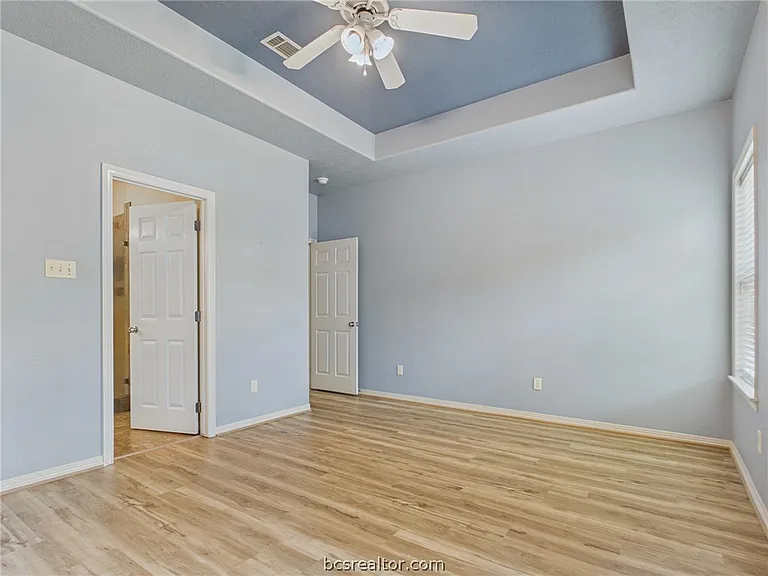2305 Kendal Green Cir — Photo 17