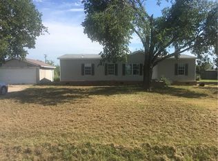 6815 Spring Branch Dr, Krum, TX 76249