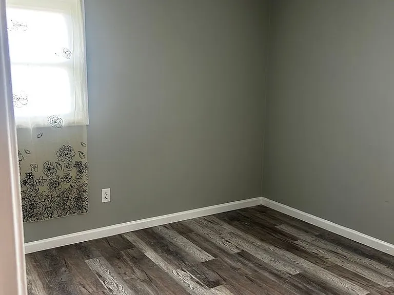 3320 Hillis Rd — Photo 3