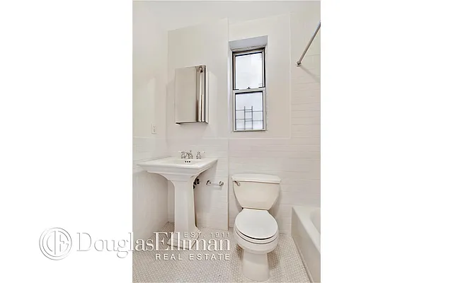 Rented by Douglas Elliman | media 15