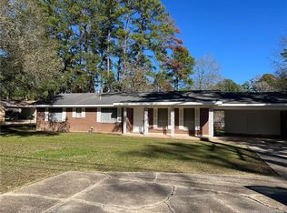 520 Edgewood Dr, Pineville, LA 71360