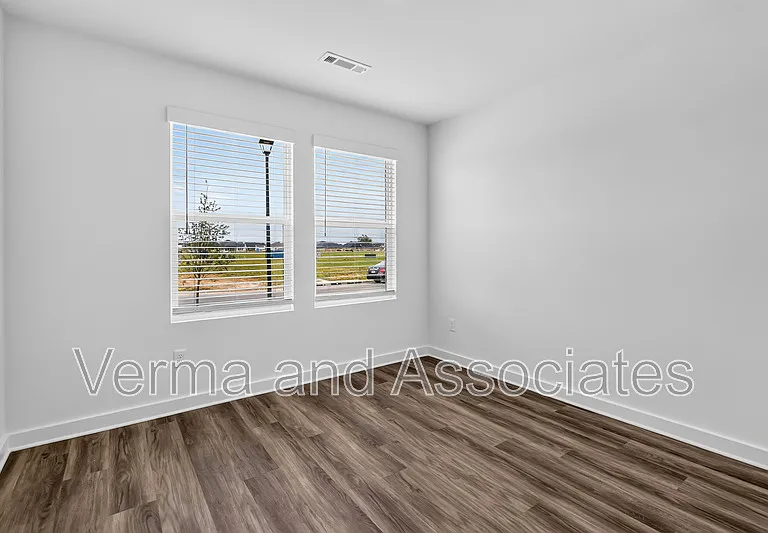 4771 W Folsom St — Photo 20