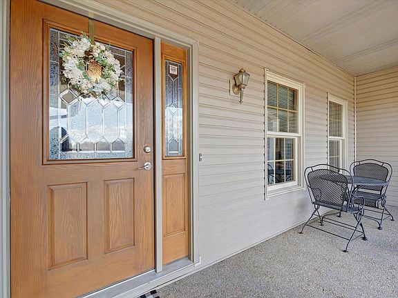 4th image of 518 N Deer Lake Dr