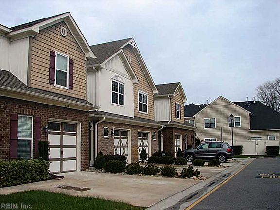 3rd image of 404 Tanners Green Ct