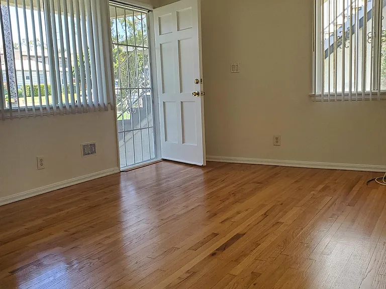 7120 Flight Ave — Photo 3