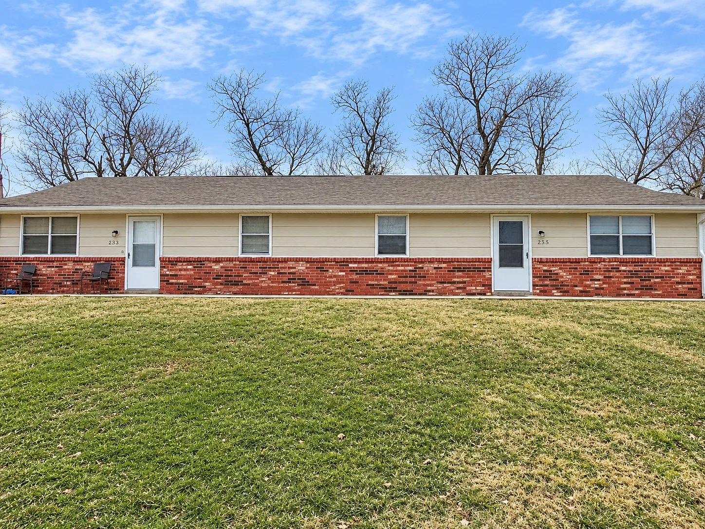 2313 E Oak Ave — Photo 1