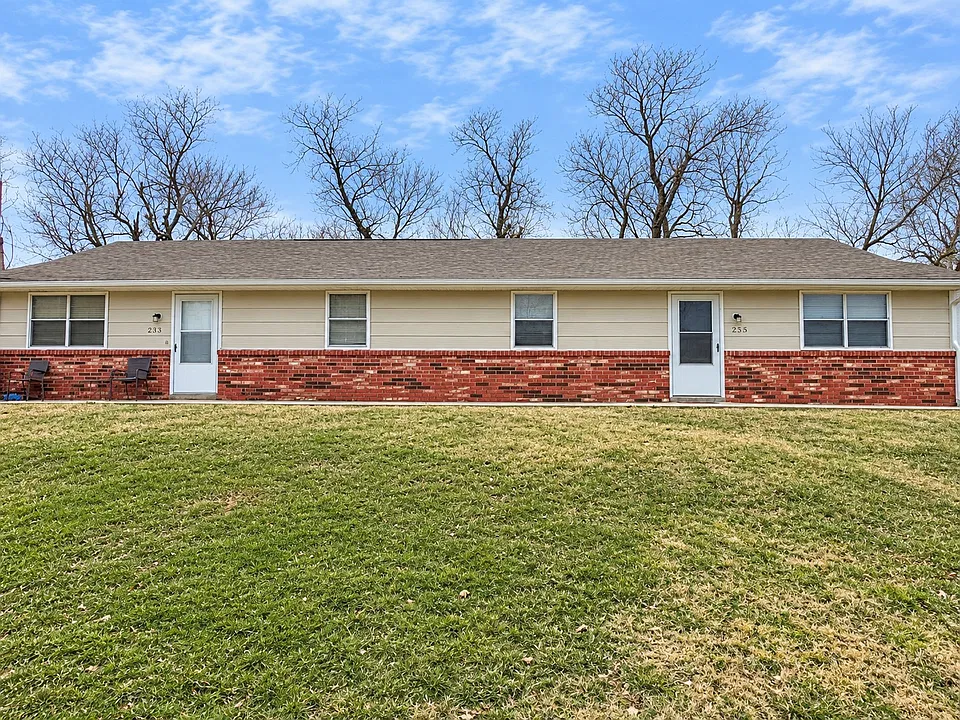 2313 E Oak Ave #2313