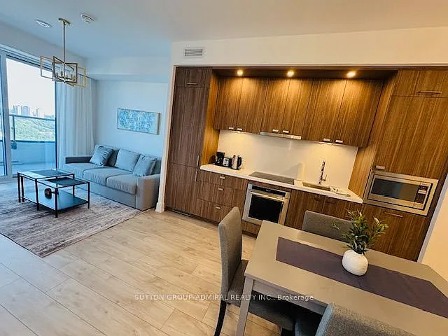 10 Inn On The Park Dr #1605 — Photo 1