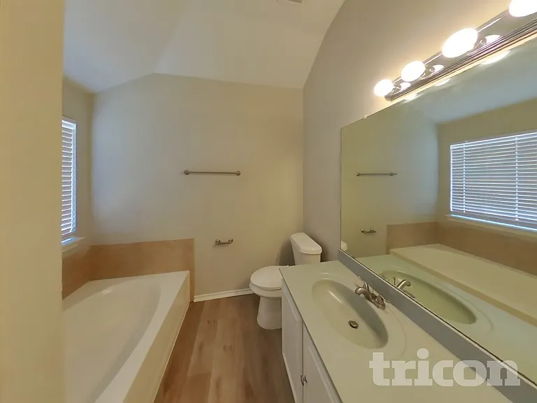 2329 Belton Dr — Photo 12