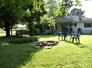 9 Sparrow Ln, Avella, PA 15312