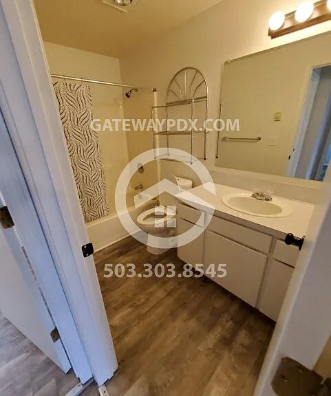 240 N 2nd St — Photo 19