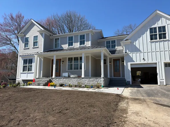 23 Priscilla Cir, Wellesley, MA 02481