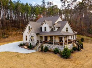 104 Rollingwood Dr, Seneca, SC 29672
