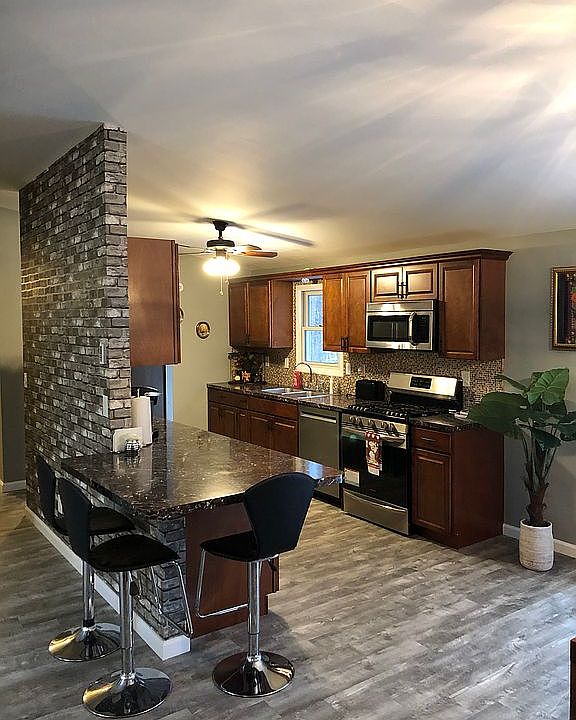 Open floor plan kitchen 