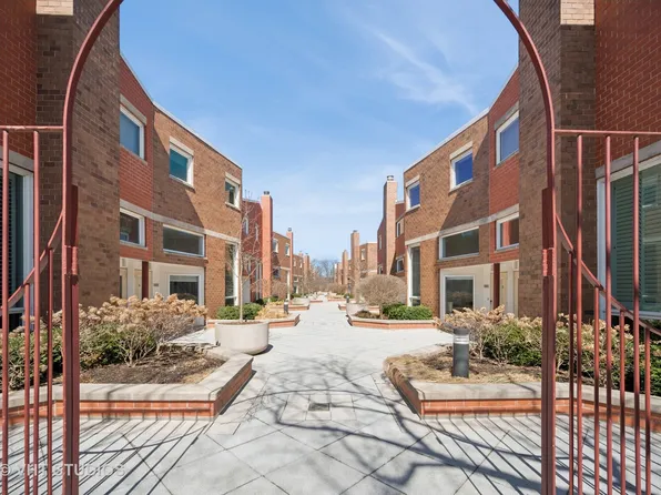 1203 Central St APT B, Evanston, IL 60201
