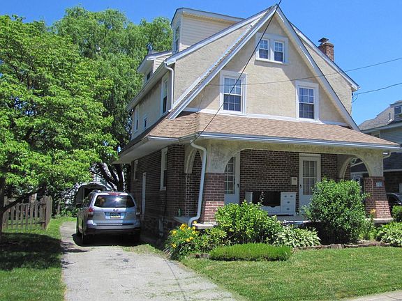 2nd image of 929 Foss Ave