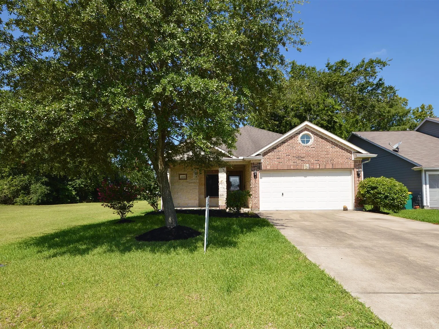 3 bed, 2.0 bath, 1533 sqft, $2,450 — Photo 2