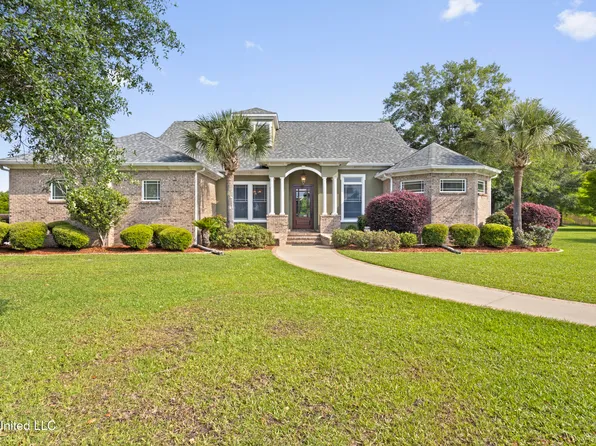 12240 S Lake Forest Dr, Gulfport, MS 39503