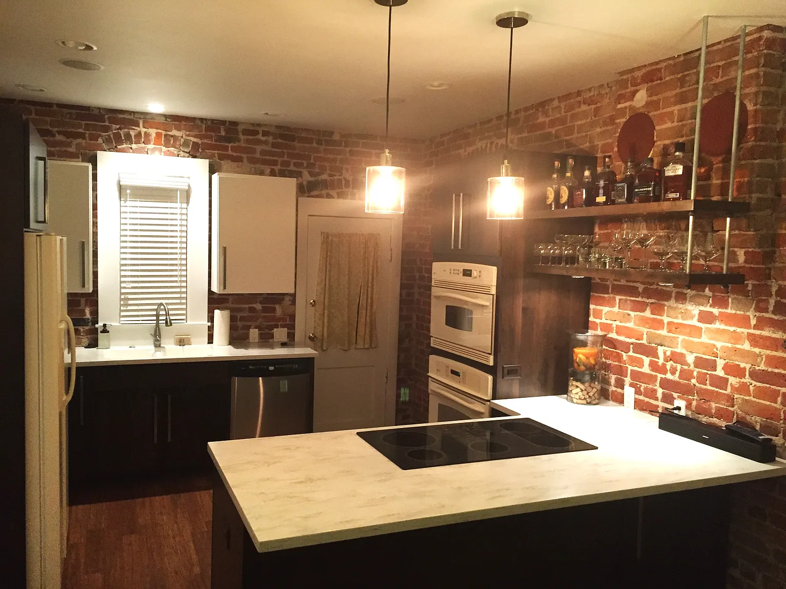 2 bed, 850 sqft, $2,550 — Photo 2