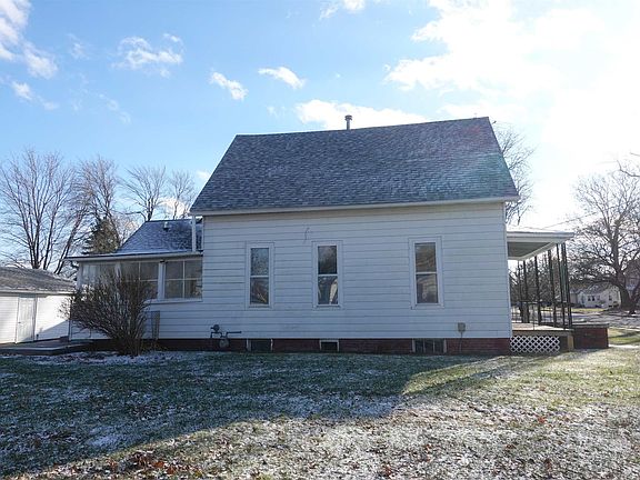 4th image of 1319 S Seminary St