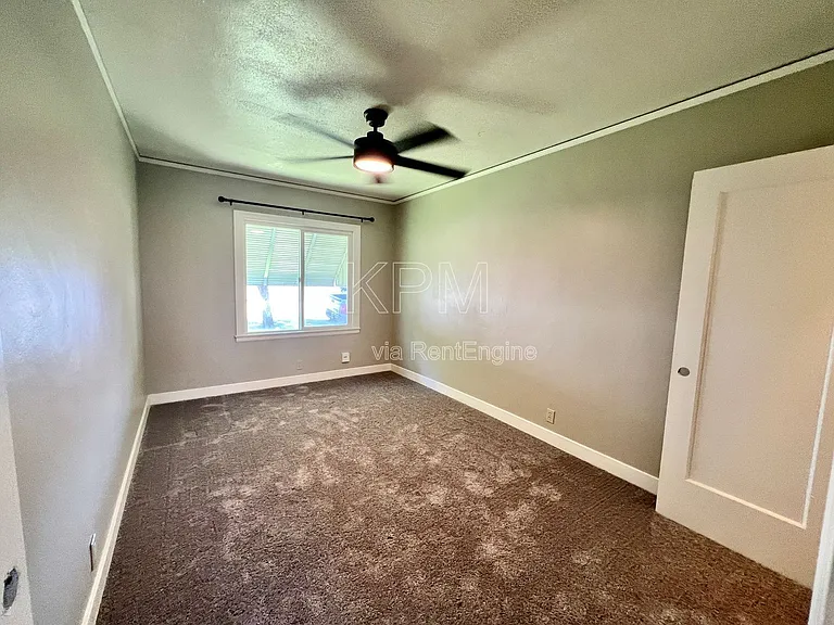 2704 N Hunter St — Photo 14