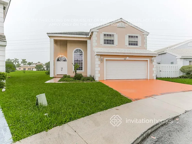 631 Royal Palm Way — Photo 2