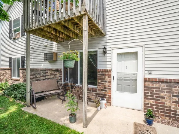 160 S Maple AVENUE #1, Slinger, WI 53086