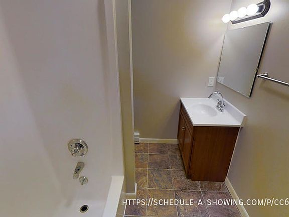 3rd image of 427 E Crescent St #49