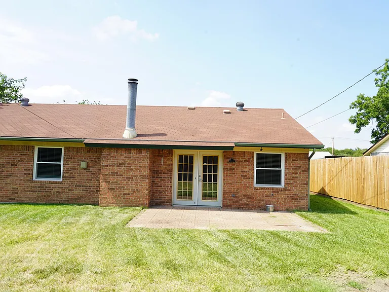 6304 Douglas Dr — Photo 18