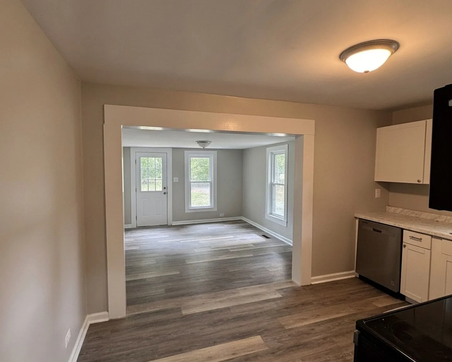 548 Hike Avenue - 1 — Photo 4