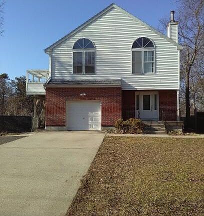 4th image of 475 Southport St