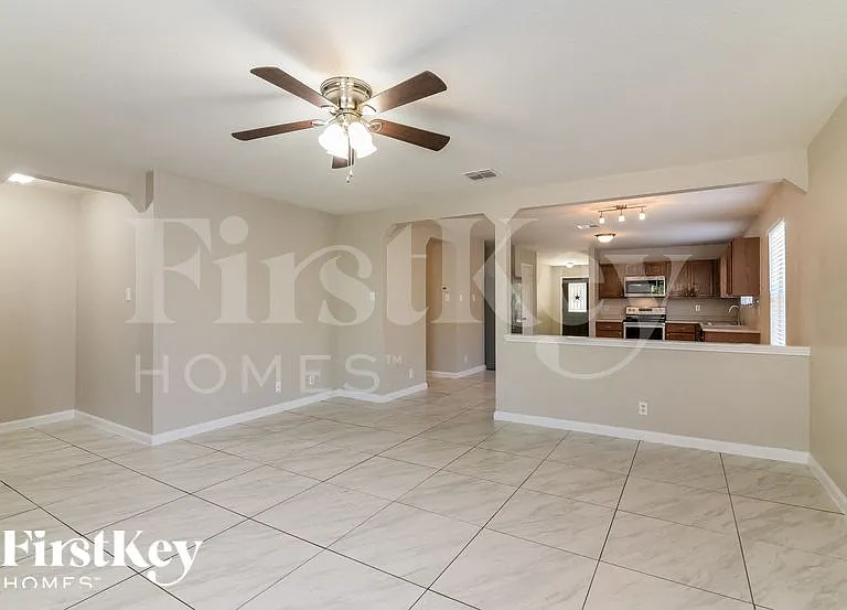 8019 Abbotts Pointe — Photo 3