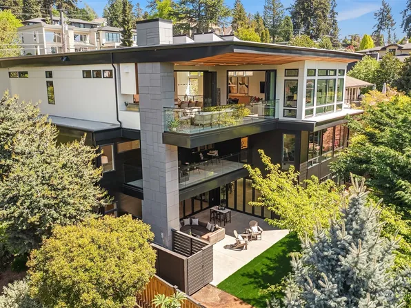 9421 NE 1st Street, Bellevue, WA 98004