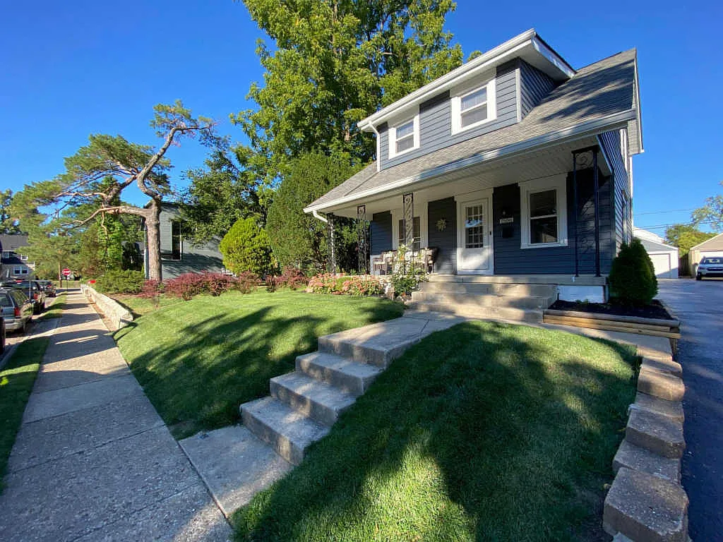 1586 Lincoln Rd photo 1