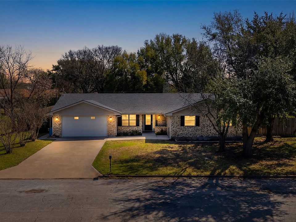 1st image of 311 Shady Oak Rd