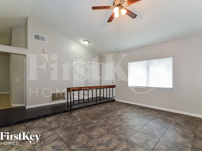 649 Nardello Dr — Photo 3