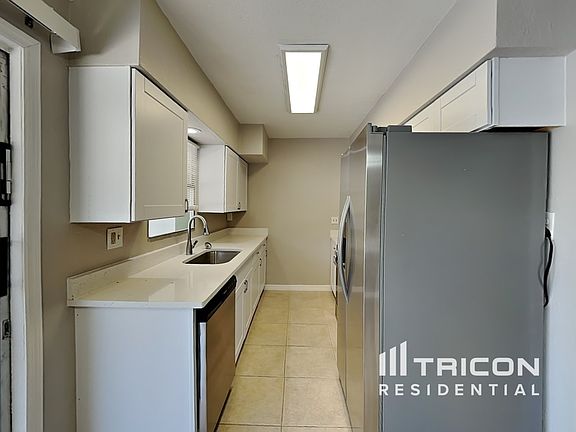 5th image of 424 55th Ave NE