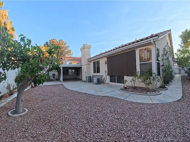 4844 Jadero Dr — Photo 27