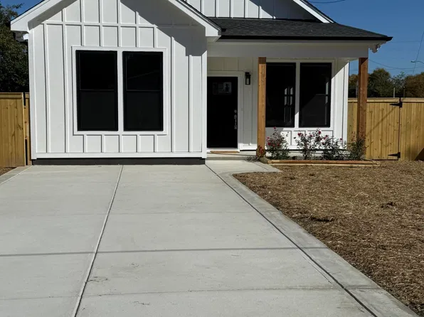 715 E Divine St, Dunn, NC 28334