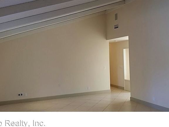 4th image of 10803 NW 26th St