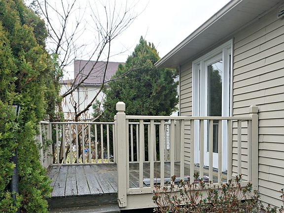 Master bedroom deck