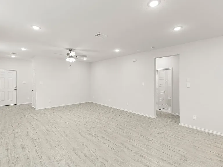 3311 Dahlia Dr — Photo 13