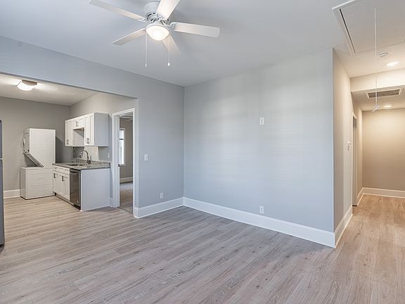 4th image of 202 Carolina St
