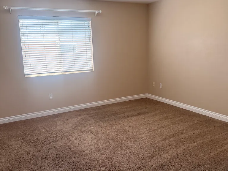 878 Rebecca Dr — Photo 13