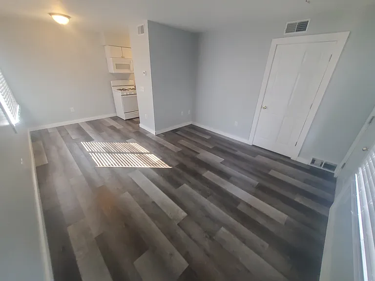 918 Denton St #8 — Photo 2