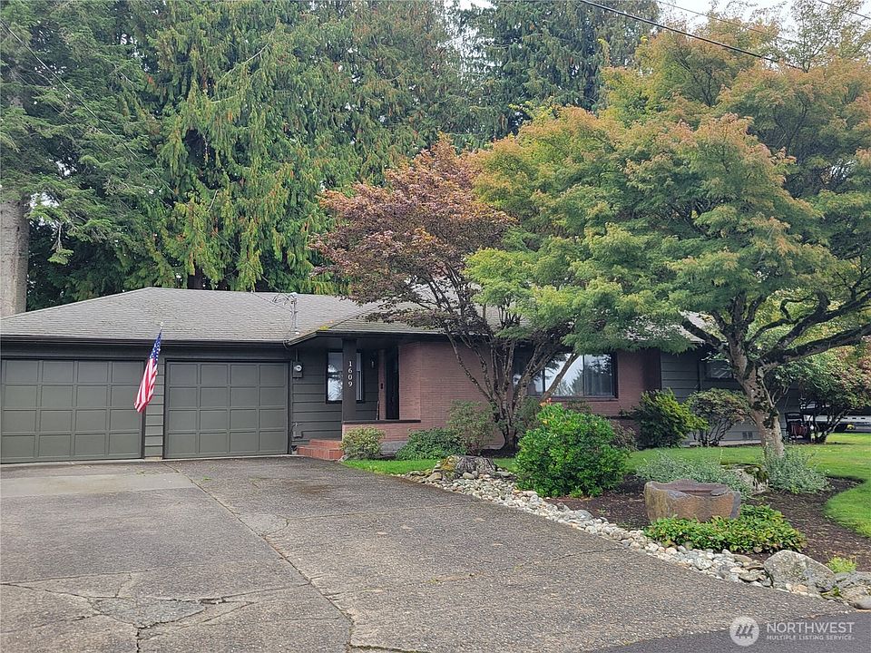 2nd image of 1609 Holly Vista Drive