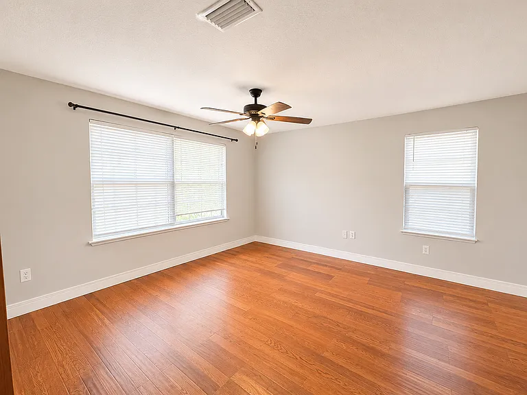 357 SE Mohawk Way — Photo 5