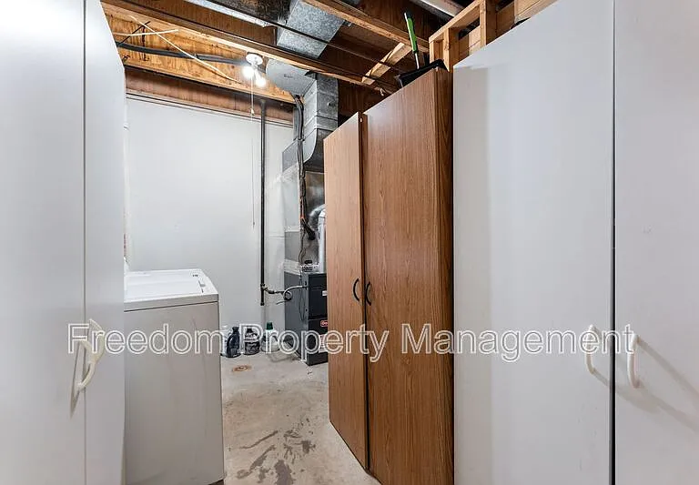 726 Pine Tree Ct — Photo 35